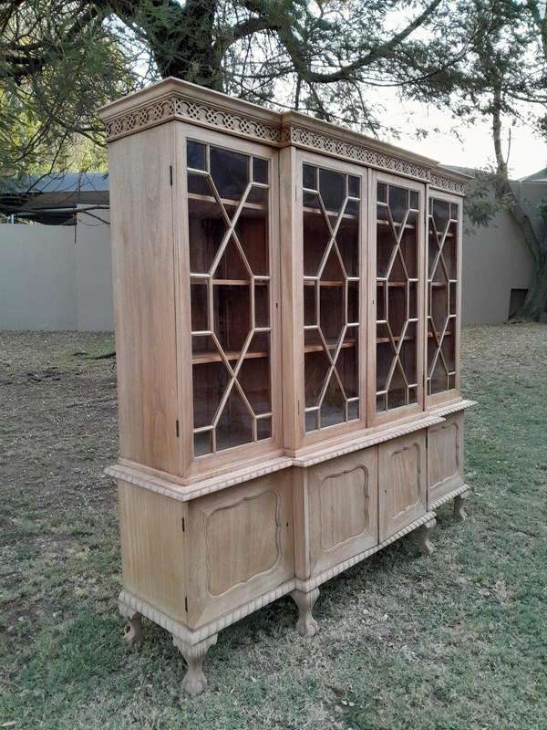 An Early 20th Century Mahogany Breakfront Bookcase in a Contemporary Bleached / Natural Finish