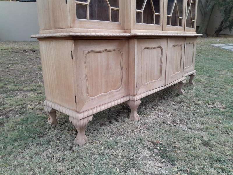 An Early 20th Century Mahogany Breakfront Bookcase in a Contemporary Bleached / Natural Finish