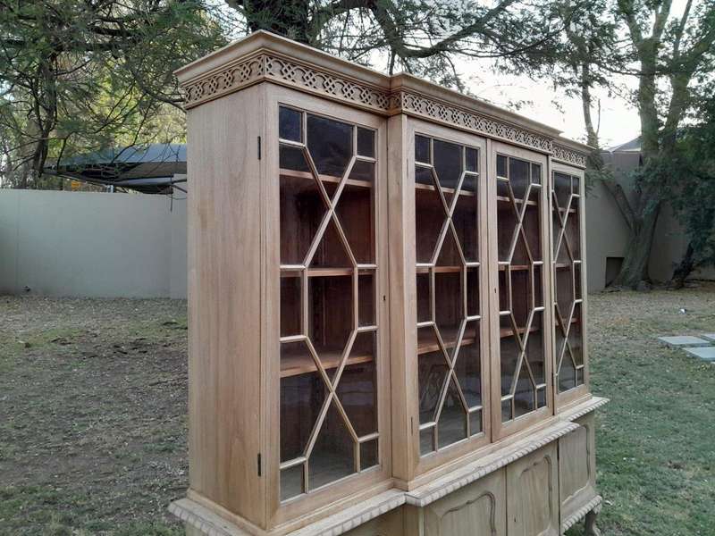An Early 20th Century Mahogany Breakfront Bookcase in a Contemporary Bleached / Natural Finish