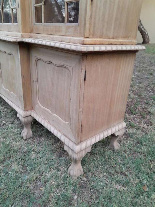 An Early 20th Century Mahogany Breakfront Bookcase in a Contemporary Bleached / Natural Finish