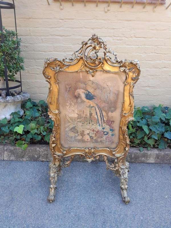 A 20TH Century French Louis XV Style Ornately Carved Giltwood Fire Screen With Tapestry