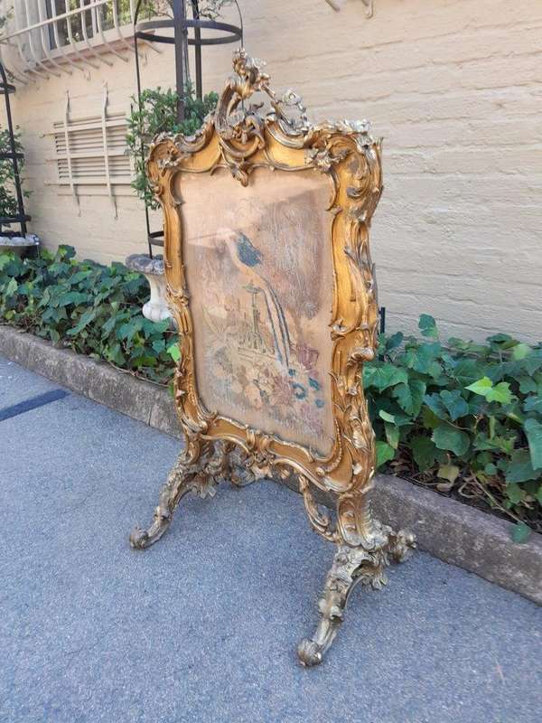 A 20TH Century French Louis XV Style Ornately Carved Giltwood Fire Screen With Tapestry