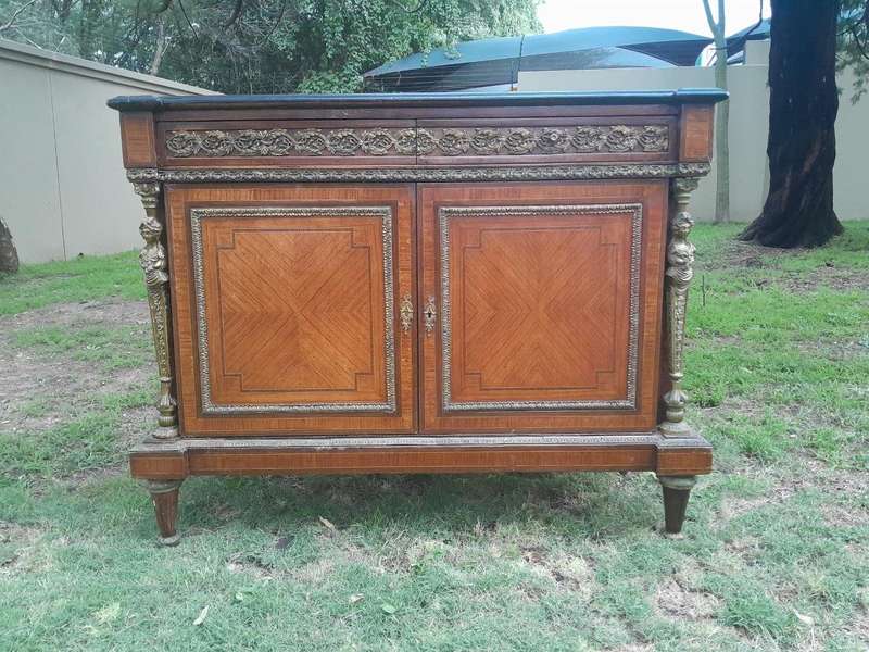 A 20th Century French Style Mahogany & Walnut Server  /  Sideboard  /  Cabinet  /  Drinks Table w...
