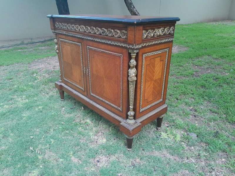 A 20th Century French Style Mahogany & Walnut Server  /  Sideboard  /  Cabinet  /  Drinks Table w...