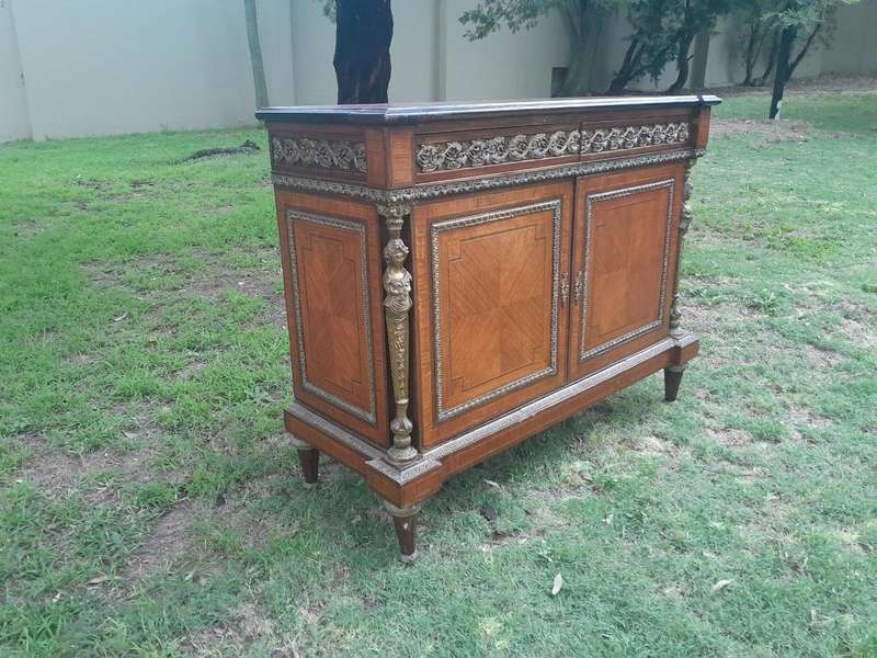 A 20th Century French Style Mahogany & Walnut Server  /  Sideboard  /  Cabinet  /  Drinks Table w...