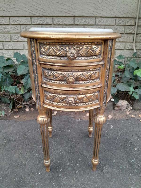 A Pair Of French Style Hand-Gilded Round Pedestals / Side Tables With Drawers And Cream Marble Tops