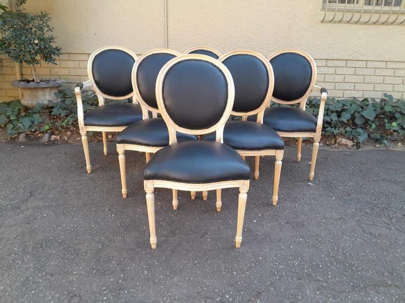 A 20th Century French Style Set of Six (6) Chairs Comprising a Pair of Carvers / Arm Chairs and F...