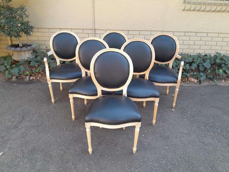 A 20th Century French Style Set of Six (6) Chairs Comprising a Pair of Carvers / Arm Chairs and F...