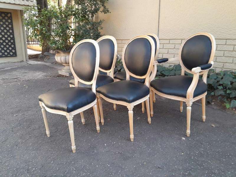 A 20th Century French Style Set of Six (6) Chairs Comprising a Pair of Carvers / Arm Chairs and F...