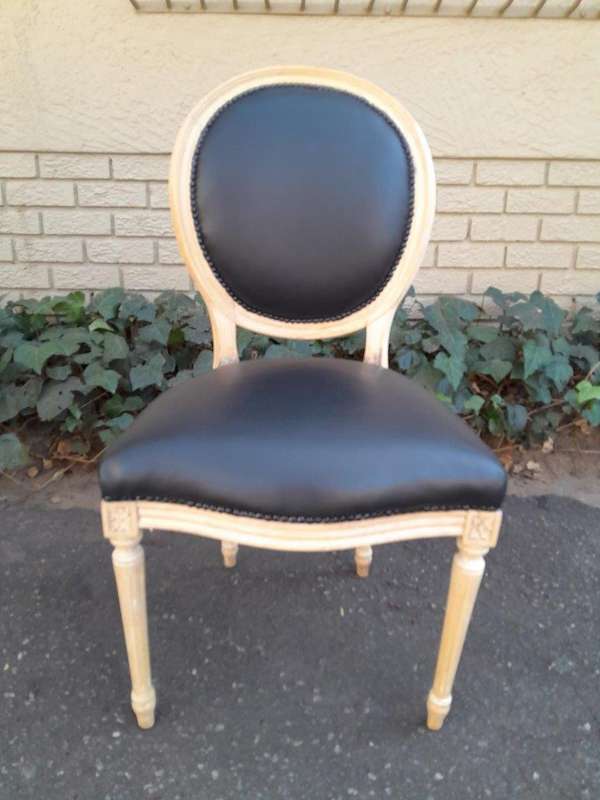 A 20th Century French Style Set of Six (6) Chairs Comprising a Pair of Carvers / Arm Chairs and F...
