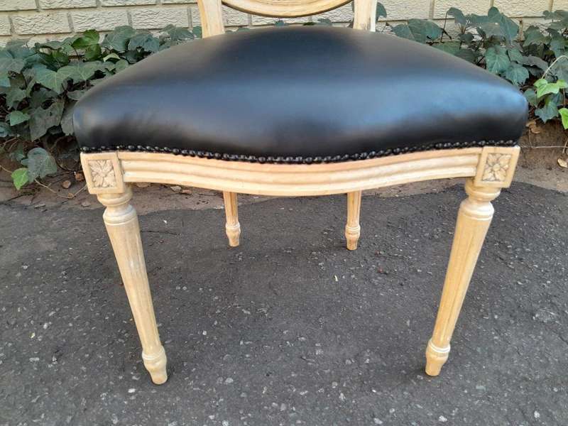 A 20th Century French Style Set of Six (6) Chairs Comprising a Pair of Carvers / Arm Chairs and F...