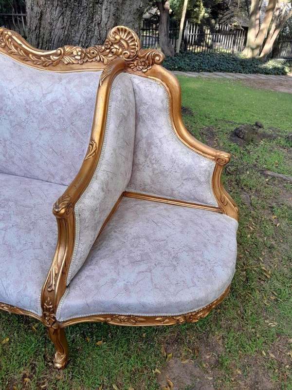 A 20th Century French Style Gilt Wood Large Conversation Settee