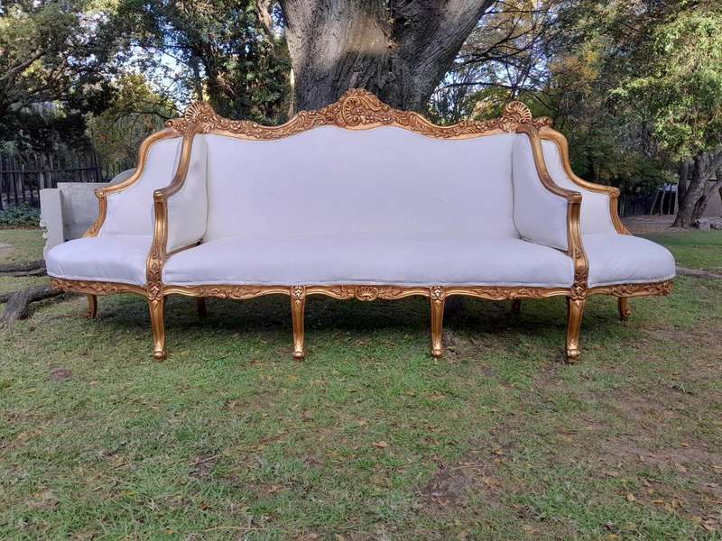 A 20th Century French Style Gilt Wood Large Conversation Settee