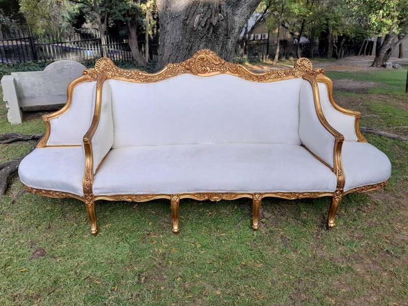 A 20th Century French Style Gilt Wood Large Conversation Settee