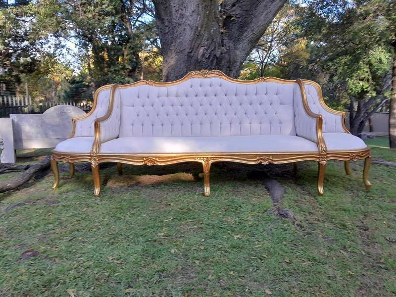 A 20th Century French Style Gilt Wood Large Conversation Settee