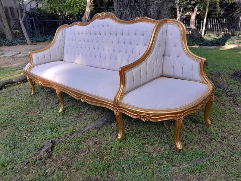 A 20th Century French Style Gilt Wood Large Conversation Settee