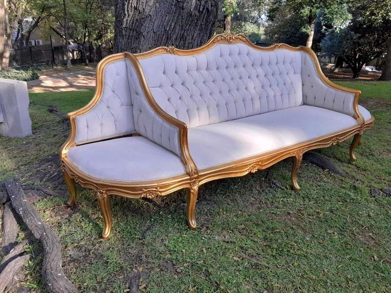 A 20th Century French Style Gilt Wood Large Conversation Settee