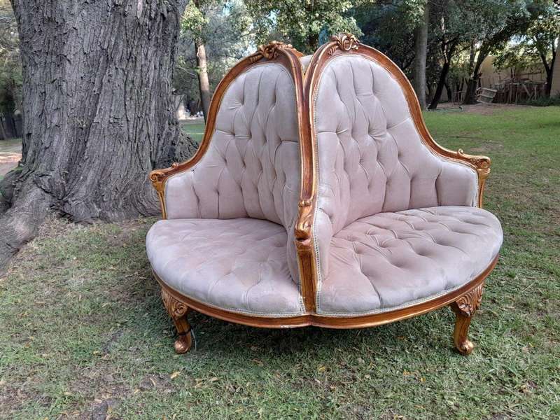 A 20th Century French Style Circular Gilt Wood Conversation Settee