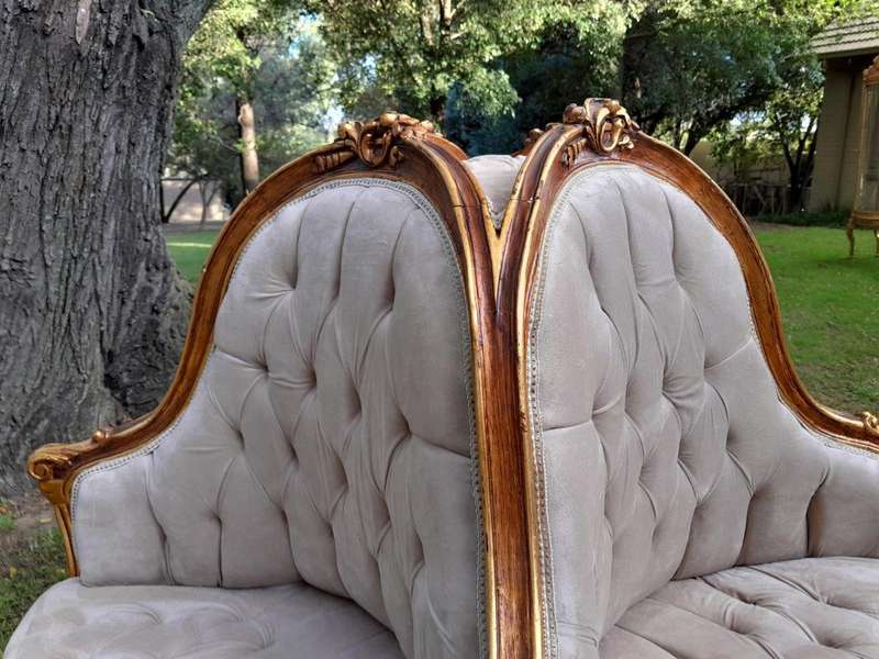 A 20th Century French Style Circular Gilt Wood Conversation Settee