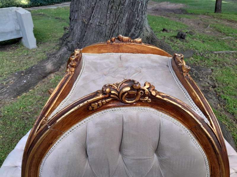 A 20th Century French Style Circular Gilt Wood Conversation Settee