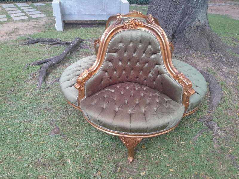 A 20th Century French Style Circular Gilt Wood Conversation Settee
