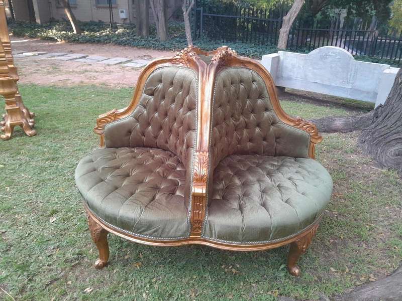 A 20th Century French Style Circular Gilt Wood Conversation Settee