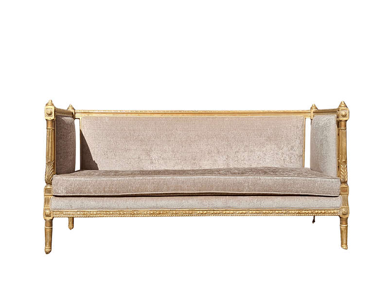 A French Louis XVI Style Carved Giltwood Settee / Day Bed