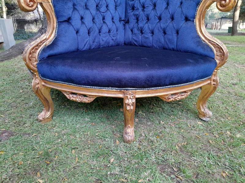 A 20th Century French Style Gilt Wood Circular Conversation Settee