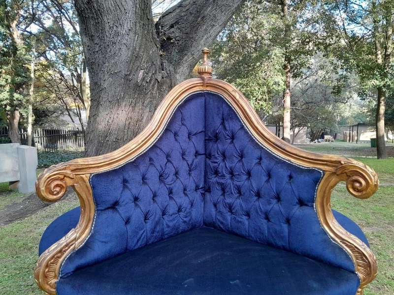 A 20th Century French Style Gilt Wood Circular Conversation Settee