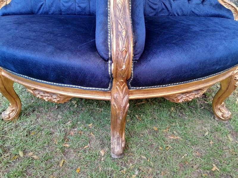 A 20th Century French Style Gilt Wood Circular Conversation Settee