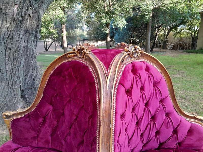 A 20th Century French Style Gilt Wood Circular Conversation Settee