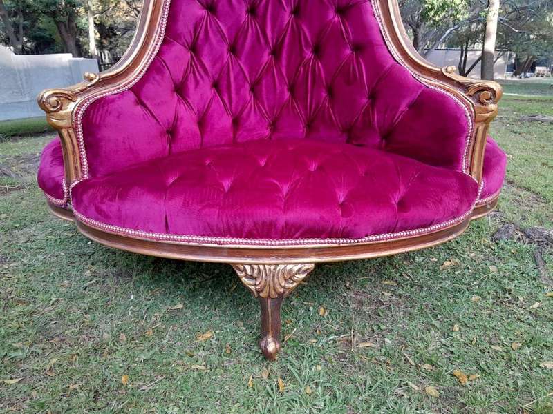 A 20th Century French Style Gilt Wood Circular Conversation Settee