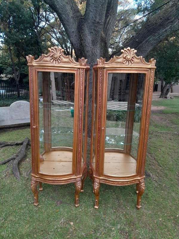 A Pair of 20th Century French Style Pair Carved & Gilded Display Cabinets  / Vitrines