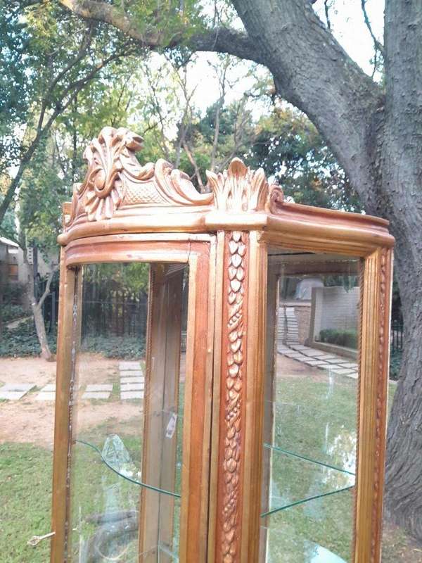 A Pair of 20th Century French Style Pair Carved & Gilded Display Cabinets  / Vitrines