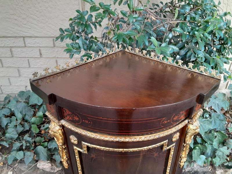 An Early 20thC French Style Mahogany Cabinet with Gilt Mounts, Gallery and Inlay