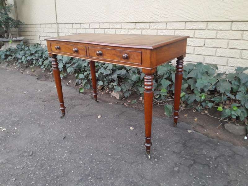 An Antique Circa 1880 Victorian Mahogany Writing Desk / Drinks Table With Leather Top 0n Original...