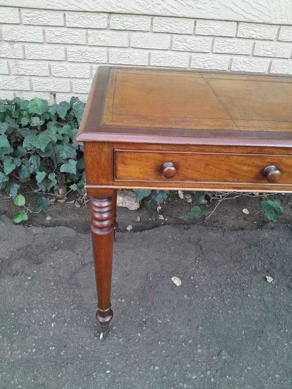 An Antique Circa 1880 Victorian Mahogany Writing Desk / Drinks Table With Leather Top 0n Original...