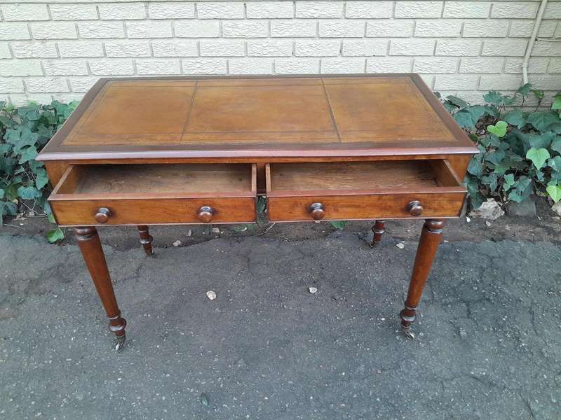 An Antique Circa 1880 Victorian Mahogany Writing Desk / Drinks Table With Leather Top 0n Original...