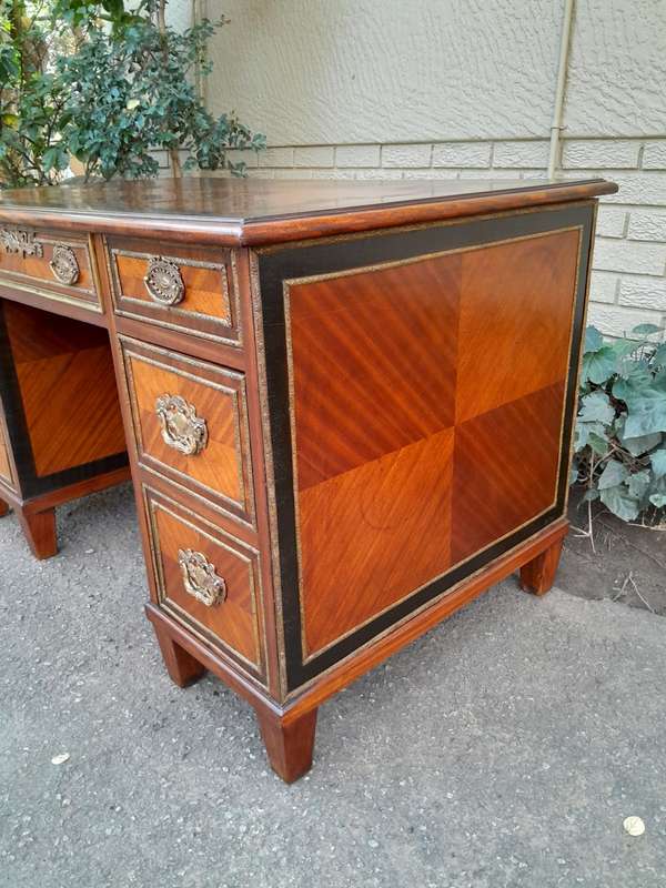 An Early 20th Century French Walnut And Gilt Mounted Desk