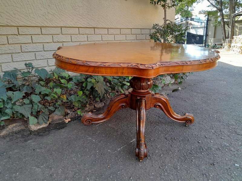 A 19th Century Victorian Walnut And Burr-Walnut Centre / Entrance / Dining / Breakfast Table On C...
