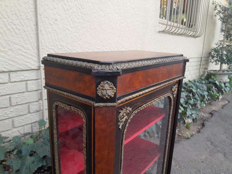 A 20th Century Victorian Mahogany And Ebonised Vitrine / Display Cabinet With Brass Mounts
