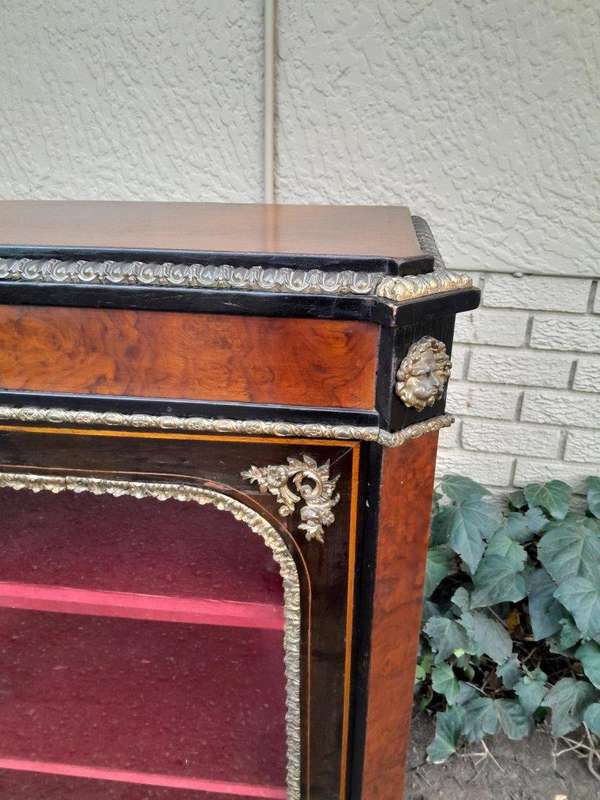 A 20th Century Victorian Mahogany And Ebonised Vitrine / Display Cabinet With Brass Mounts