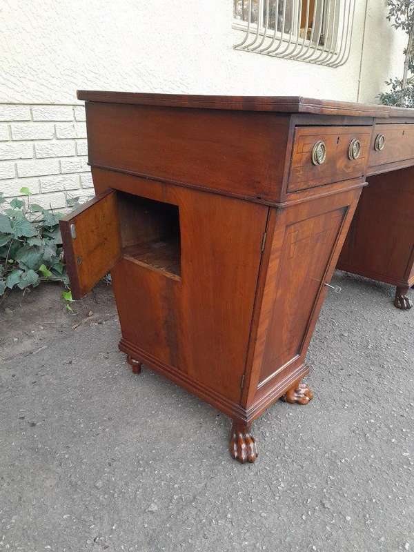 An 18th / 19th Century William IV Mahogany Sideboard With Ebony Inlay And Original Lion Claw Feet...