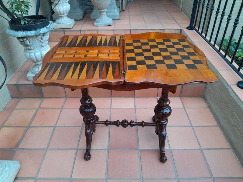 A Late 19th / Early 20th Century Victorian Burr Walnut Chess / Games Table ND