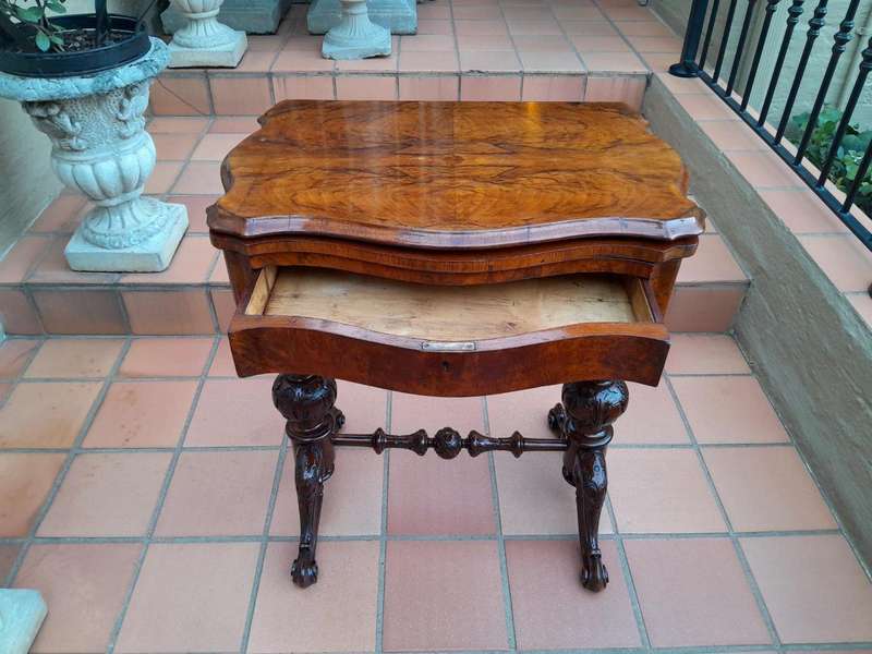 A Late 19th / Early 20th Century Victorian Burr Walnut Chess / Games Table ND