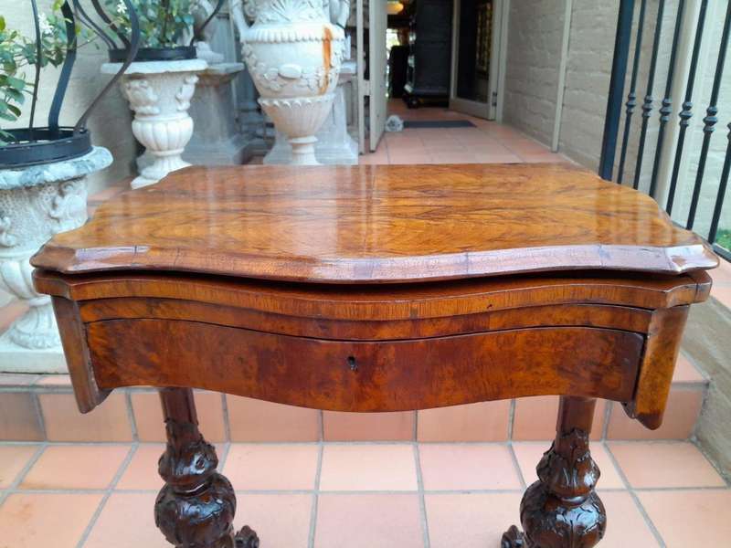 A Late 19th / Early 20th Century Victorian Burr Walnut Chess / Games Table ND