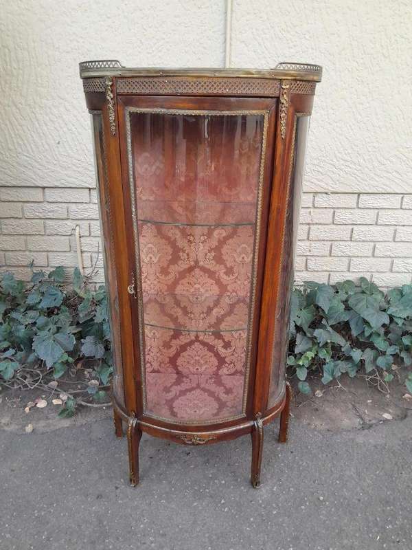 A 20th Century French Style Vitrine / Display Demi Lune Cabinet With Brass Gallery And Fittings
