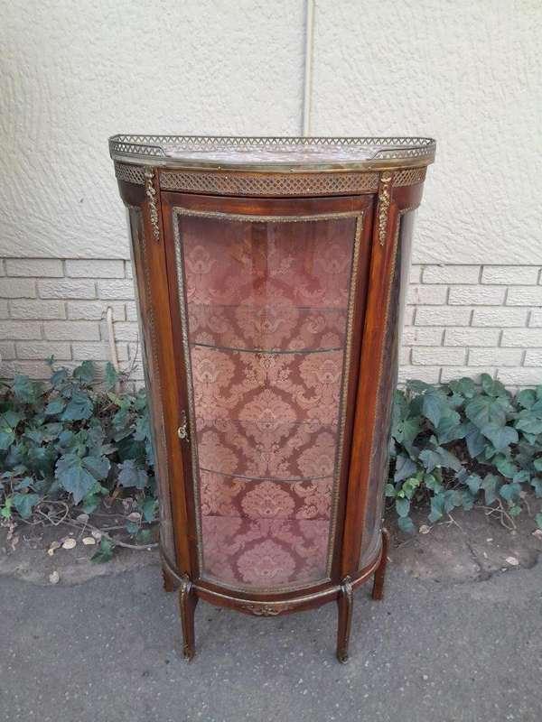 A 20th Century French Style Vitrine / Display Demi Lune Cabinet With Brass Gallery And Fittings