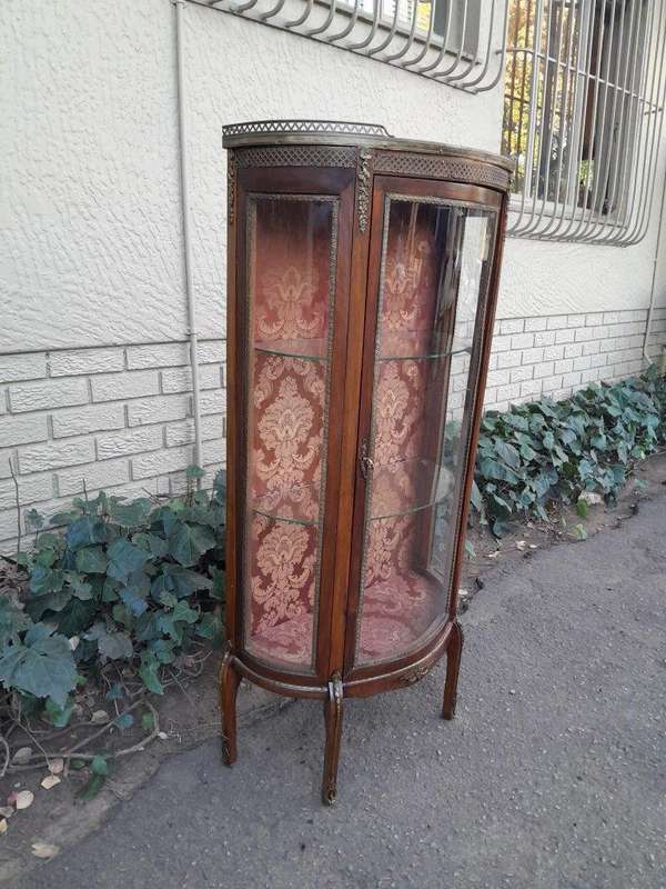 A 20th Century French Style Vitrine / Display Demi Lune Cabinet With Brass Gallery And Fittings