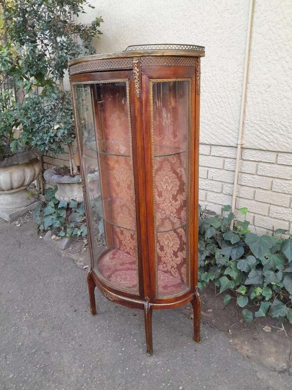 A 20th Century French Style Vitrine / Display Demi Lune Cabinet With Brass Gallery And Fittings